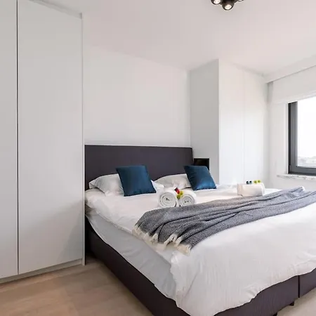 Huswell - Renovated With Sea View And Parking Daire